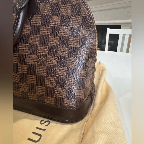 Louis Vuitton Alma Damier Handle Bag - Picture 5 of 12